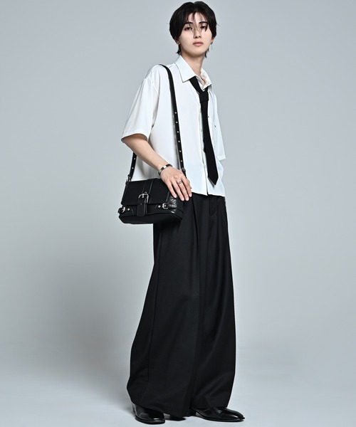 ADRER(アドラー)の「Cropped Regular Collar Short Sleeve Shirt / クロップド レギュラーカラー ショートスリーブシャツ(シャツ/ブラウス・メンズ・ホワイト/ライトブルー/ブラック・XS/S/M/L)」の11枚目の写真