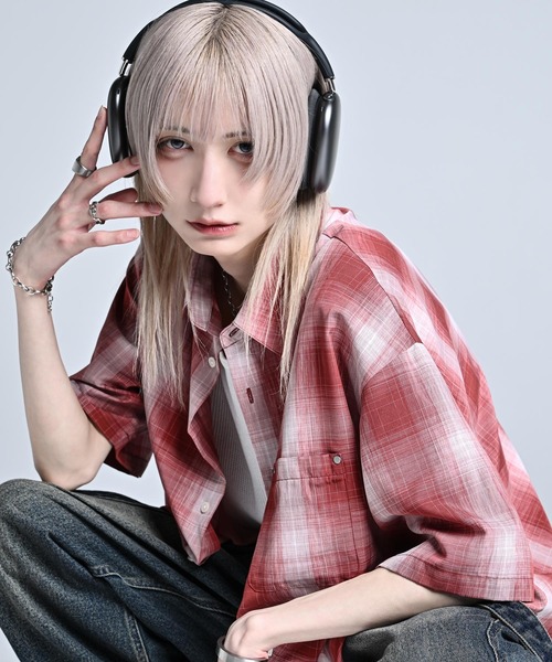 ADRER(アドラー)の「Cropped Regular Collar Short Sleeve Shirt / クロップド レギュラーカラー ショートスリーブシャツ(シャツ/ブラウス・メンズ・ホワイト/ライトブルー/ブラック/ブラック系1/ホワイト系1/ブラック系2/レッド系1・XS/S/M/L)」の15枚目の写真