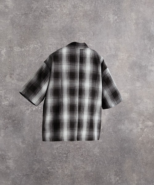 ADRER(アドラー)の「Cropped Regular Collar Short Sleeve Shirt / クロップド レギュラーカラー ショートスリーブシャツ(シャツ/ブラウス・メンズ・ホワイト/ライトブルー/ブラック/ブラック系1/ホワイト系1/ブラック系2/レッド系1・XS/S/M/L)」の21枚目の写真