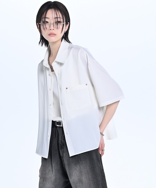 ADRER(アドラー)の「Cropped Regular Collar Short Sleeve Shirt / クロップド レギュラーカラー ショートスリーブシャツ(シャツ/ブラウス・メンズ・ホワイト/ライトブルー/ブラック・XS/S/M/L)」の6枚目の写真