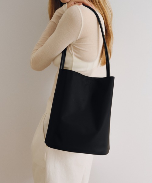 ROH SEOUL(ローソウル)の「ROH SEOUL/ローソウル Medium Mug shoulder bag Nylon ショルダーバッグ ハンドバッグ 通勤 シンプル 撥水 軽量 2026年 夏 夏服(ショルダーバッグ・レディース・ブラック/ベージュ・FREE)」の21枚目の写真