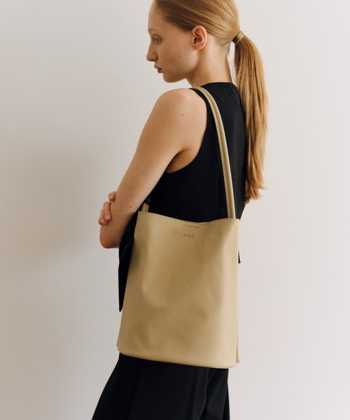 ROH SEOUL(ローソウル)の「ROH SEOUL/ローソウル Medium Mug shoulder bag Nylon ショルダーバッグ ハンドバッグ 通勤 シンプル 撥水 軽量 2026年 夏 夏服(ショルダーバッグ・レディース・ブラック/ベージュ・FREE)」の7枚目の写真