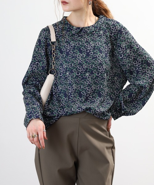BRODIAEA(ブローディア)の「BRODIAEA チェーンプリント長袖ブラウス(シャツ/ブラウス・レディース・アイボリー/ブラック・40)」の3枚目の写真