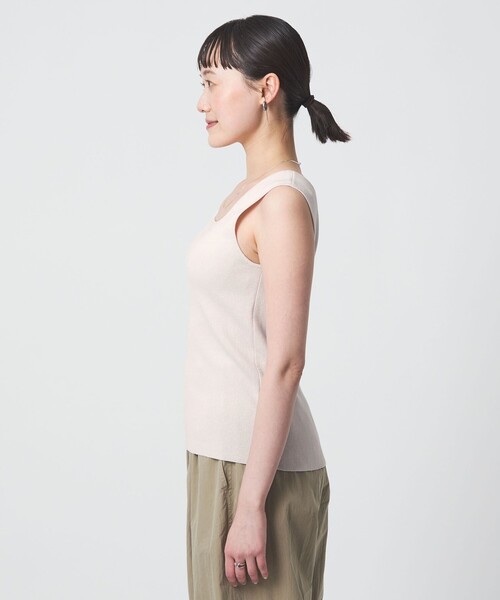 green label relaxing(グリーンレーベルリラクシング)の「ニット タンクトップ ウォッシャブル(タンクトップ・レディース・ピンク/ナチュラル/ブラック/ケリーグリーン/ダークブラウン・FREE)」の16枚目の写真