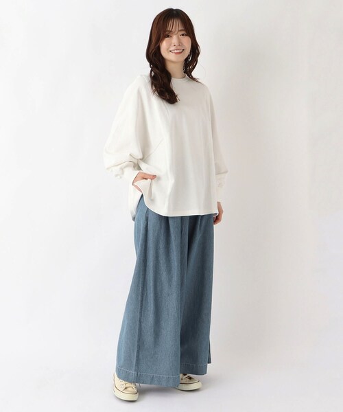 one'sterrace(ワンズテラス)の「デニムタックワイドパンツ(デニムパンツ・レディース・ネイビー系5/ブルー系その他7・02)」の12枚目の写真