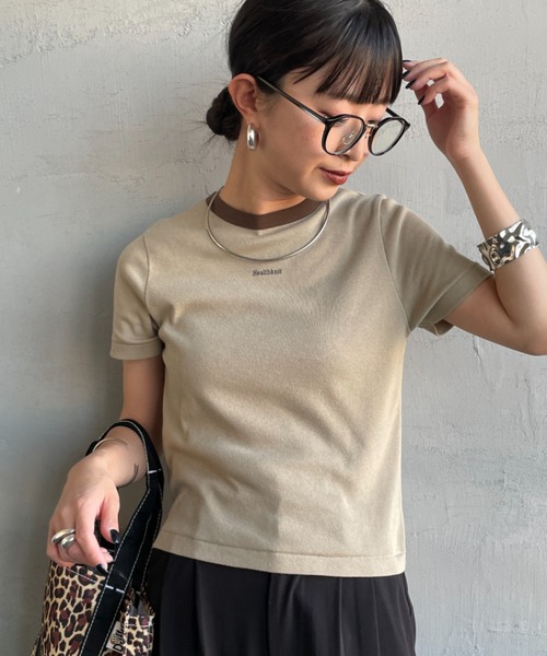 Healthknit（ヘルスニット）の「[HEALTHKNIT/ヘルスニット] 別注 ミニロゴ コンパクトＴシャツ（Tシャツ/カットソー・レディース・ブラック/ベージュ/オフホワイト・M/S）」の3枚目の写真