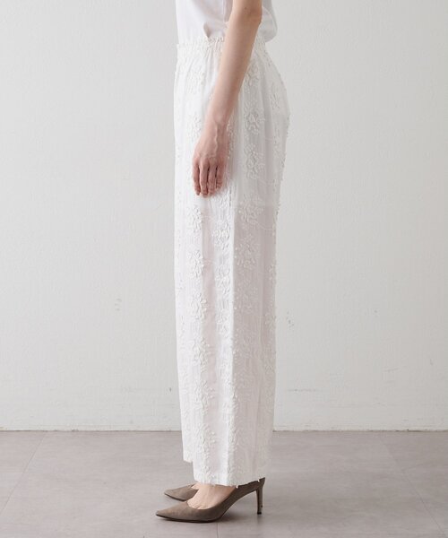 Whim Gazette(ウィムガゼット)の「3D刺繍パンツ(その他パンツ・レディース・オフホワイト/チャコールグレー・FREE)」の17枚目の写真