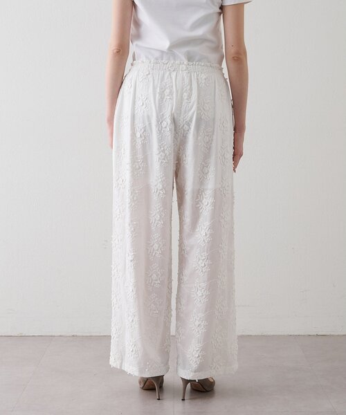 Whim Gazette(ウィムガゼット)の「3D刺繍パンツ(その他パンツ・レディース・オフホワイト/チャコールグレー・FREE)」の16枚目の写真