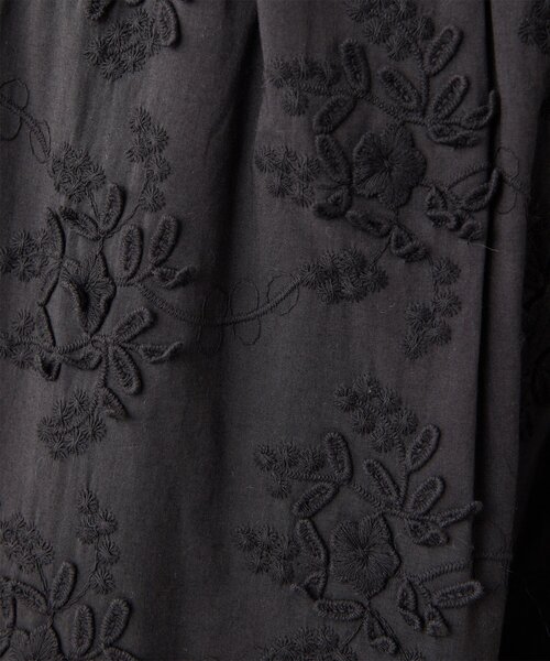 Whim Gazette(ウィムガゼット)の「3D刺繍パンツ(その他パンツ・レディース・オフホワイト/チャコールグレー・FREE)」の10枚目の写真