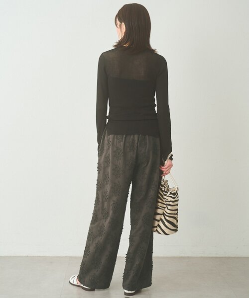 Whim Gazette(ウィムガゼット)の「3D刺繍パンツ(その他パンツ・レディース・オフホワイト/チャコールグレー・FREE)」の5枚目の写真