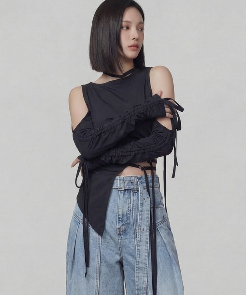 DURAS（デュラス）の「シャーリングアシンメトリートップス（Tシャツ/カットソー・レディース・ホワイト/ブラック・FREE）」の13枚目の写真