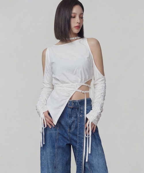 DURAS（デュラス）の「シャーリングアシンメトリートップス（Tシャツ/カットソー・レディース・ホワイト/ブラック・FREE）」の6枚目の写真