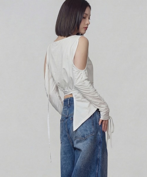DURAS（デュラス）の「シャーリングアシンメトリートップス（Tシャツ/カットソー・レディース・ホワイト/ブラック・FREE）」の9枚目の写真