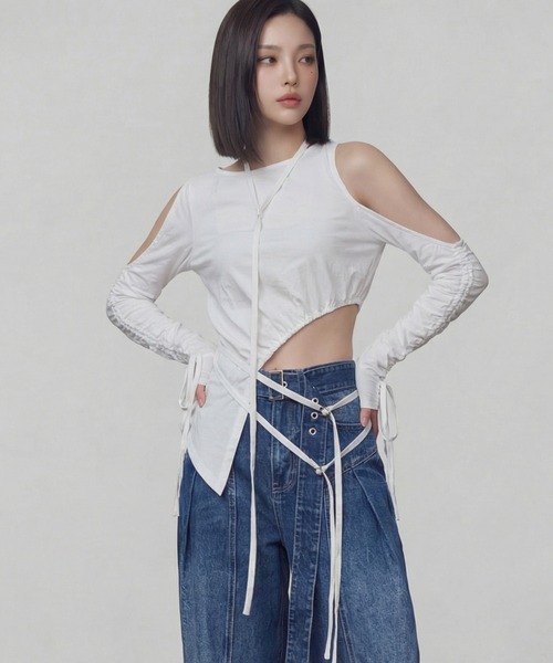 DURAS（デュラス）の「シャーリングアシンメトリートップス（Tシャツ/カットソー・レディース・ホワイト/ブラック・FREE）」の11枚目の写真