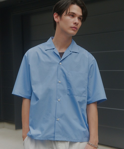 MILITARY(ミリタリー)の「【MAISON CLUB】Compact Cropped Open Collar Shirt / コンパクトクロップドオープンカラーシャツ(シャツ/ブラウス・メンズ・サックスブルー/グレー/ブラック・L/M)」の1枚目の写真