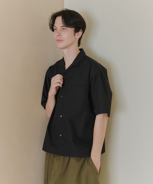 MILITARY(ミリタリー)の「【MAISON CLUB】Compact Cropped Open Collar Shirt / コンパクトクロップドオープンカラーシャツ(シャツ/ブラウス・メンズ・サックスブルー/グレー/ブラック・L/M)」の2枚目の写真