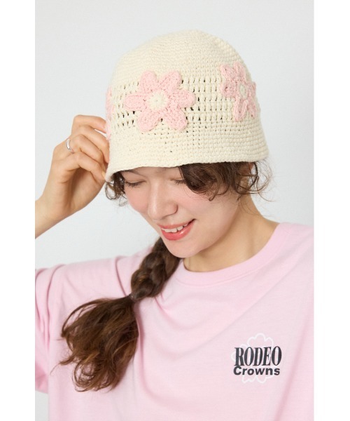 RODEO CROWNS WIDE BOWL（ロデオクラウンズワイドボウル）の「フラワーニットハット（ハット・レディース・ライトピンク/ブラック/アイボリー・FREE）」の2枚目の写真