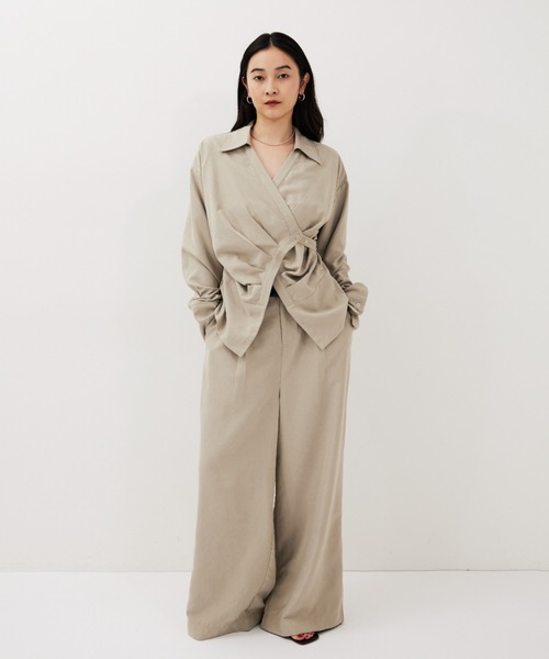 HANNE(アン)の「カシュクールシャツ(シャツ/ブラウス・レディース・ベージュ/ブラック・FREE)」の4枚目の写真