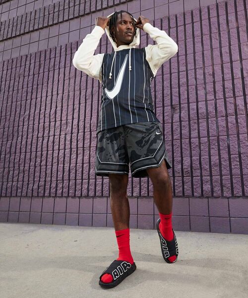 NIKE(ナイキ)の「ナイキ エア モア アップテンポ メンズスライド / Nike Air More Uptempo Men's Slides DV2132-001 Black(サンダル・メンズ・ブラック・25/24/27/26/28/29/30)」の4枚目の写真