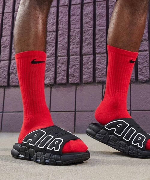 NIKE(ナイキ)の「ナイキ エア モア アップテンポ メンズスライド / Nike Air More Uptempo Men's Slides DV2132-001 Black(サンダル・メンズ・ブラック・25/24/27/26/28/29/30)」の10枚目の写真