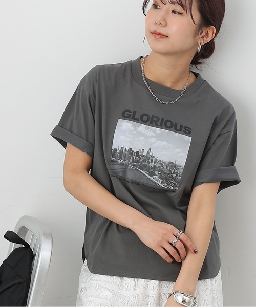COLONY 2139(コロニートゥーワンスリーナイン)の「photoプリントTシャツ(Tシャツ/カットソー・レディース・ホワイト/チャコールグレー・FREE)」の2枚目の写真