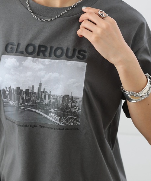 COLONY 2139(コロニートゥーワンスリーナイン)の「photoプリントTシャツ(Tシャツ/カットソー・レディース・ホワイト/チャコールグレー・FREE)」の10枚目の写真