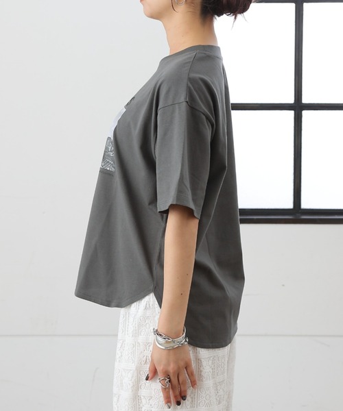 COLONY 2139(コロニートゥーワンスリーナイン)の「photoプリントTシャツ(Tシャツ/カットソー・レディース・ホワイト/チャコールグレー・FREE)」の14枚目の写真