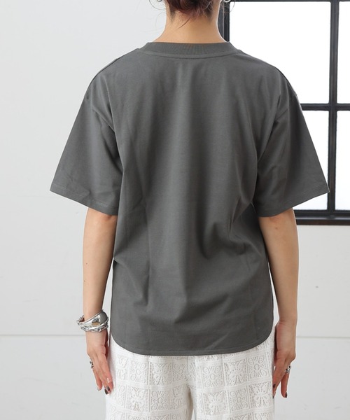 COLONY 2139(コロニートゥーワンスリーナイン)の「photoプリントTシャツ(Tシャツ/カットソー・レディース・ホワイト/チャコールグレー・FREE)」の13枚目の写真