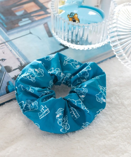 BAYFLOW（ベイフロー）の「【THE MAX SHOW!】総柄シュシュ（シュシュ・レディース・イエロー/ブルー/ピンク・0）」の2枚目の写真