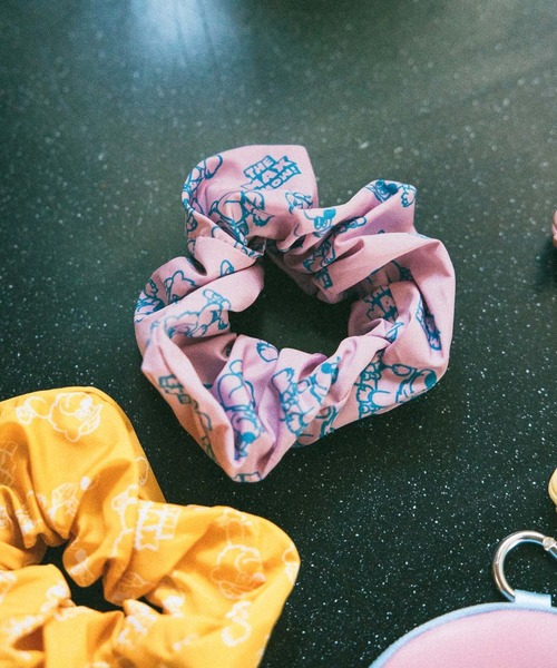 BAYFLOW（ベイフロー）の「【THE MAX SHOW!】総柄シュシュ（シュシュ・レディース・イエロー/ブルー/ピンク・0）」の5枚目の写真