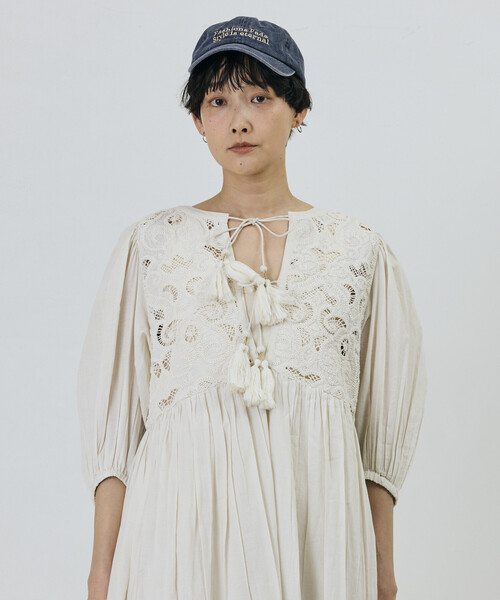 Freada(フリーダ)の「Freada/フリーダ インドコード刺繍2WAYドレス(ワンピース・レディース・オフホワイト/ブラック・ONE SIZE)」の9枚目の写真