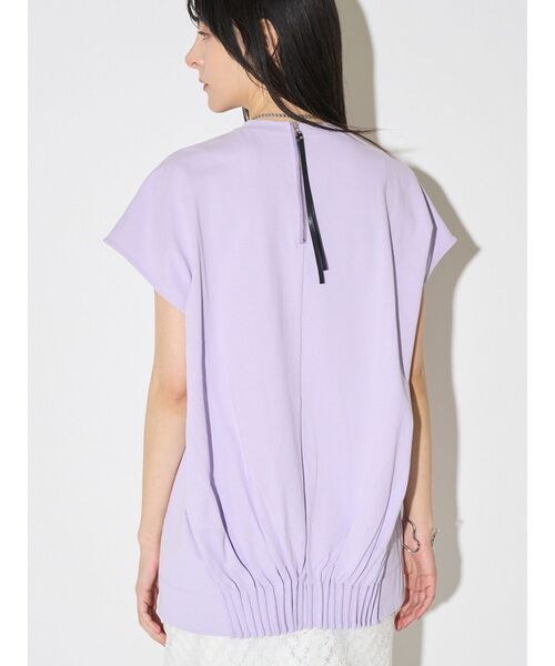 ELENDEEK（エレンディーク）の「TUCK HEM LOOSE CS（Tシャツ/カットソー・レディース・チャコールグレー/オフホワイト/ラベンダー・FREE）」の3枚目の写真