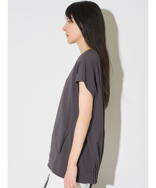 ELENDEEK（エレンディーク）の「TUCK HEM LOOSE CS（Tシャツ/カットソー・レディース・チャコールグレー/オフホワイト/ラベンダー・FREE）」の22枚目の写真