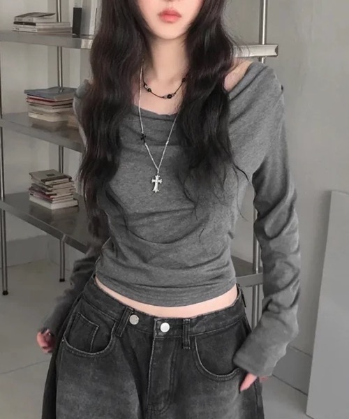 Alvia(アルビア)の「オフショルダートップス(Tシャツ/カットソー・レディース・グレー・M)」の3枚目の写真
