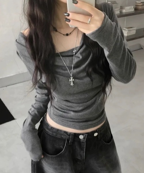 Alvia(アルビア)の「オフショルダートップス(Tシャツ/カットソー・レディース・グレー・M)」の9枚目の写真