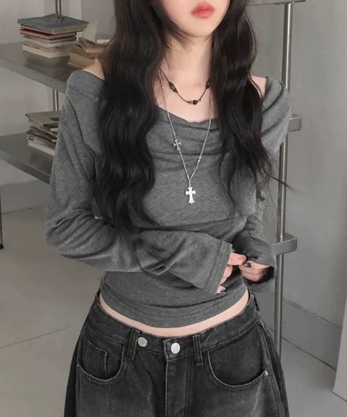 Alvia(アルビア)の「オフショルダートップス(Tシャツ/カットソー・レディース・グレー・M)」の11枚目の写真