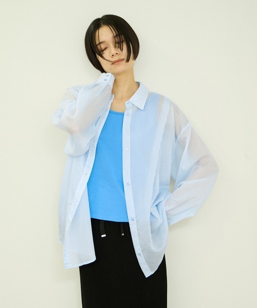 VICKY(ビッキー)の「シアーストライプシャツ(シャツ/ブラウス・レディース・ブルー/ピンク/イエロー・M)」の2枚目の写真
