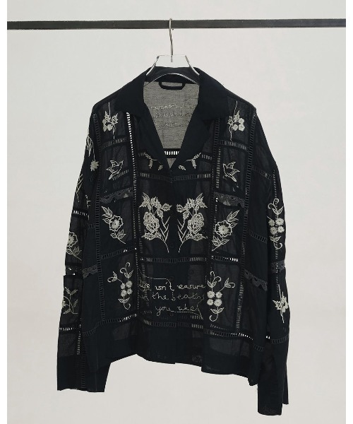 TODAYFUL(トゥデイフル)の「Embroidery Patchwork Shirts 12610428(シャツ/ブラウス・レディース・オフホワイト/ブラック/バーガンディー・FREE)」の2枚目の写真