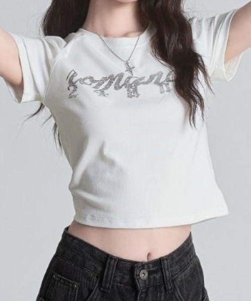 lilful(リルフル)の「【26年春夏新作】バックレースアップ かすれプリント 半袖ラグランTシャツ(Tシャツ/カットソー・レディース・ホワイト/ブラック・F)」の2枚目の写真