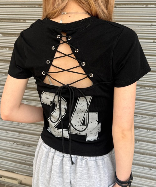 lilful(リルフル)の「【26年春夏新作】バックレースアップ かすれプリント 半袖ラグランTシャツ(Tシャツ/カットソー・レディース・ホワイト/ブラック・F)」の13枚目の写真