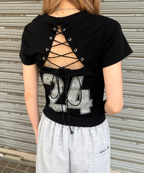 lilful(リルフル)の「【26年春夏新作】バックレースアップ かすれプリント 半袖ラグランTシャツ(Tシャツ/カットソー・レディース・ホワイト/ブラック・F)」の15枚目の写真