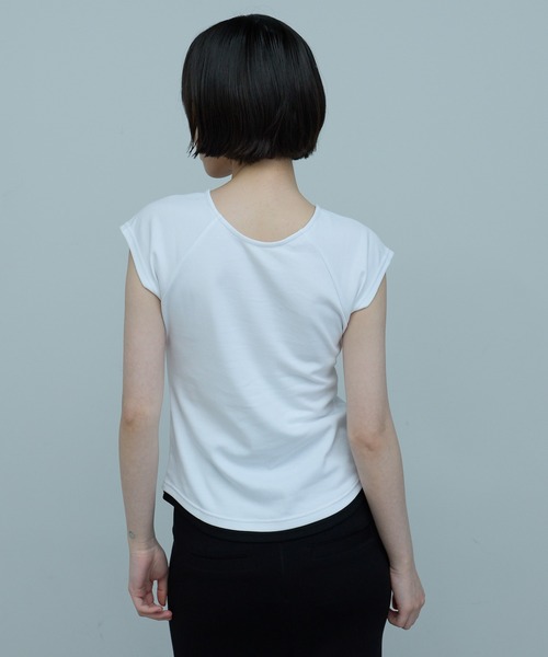 leimn(レイムン)の「ディープVネックフレンチスリーブトップス(Tシャツ/カットソー・レディース・ブラック/ホワイト・FREE)」の7枚目の写真