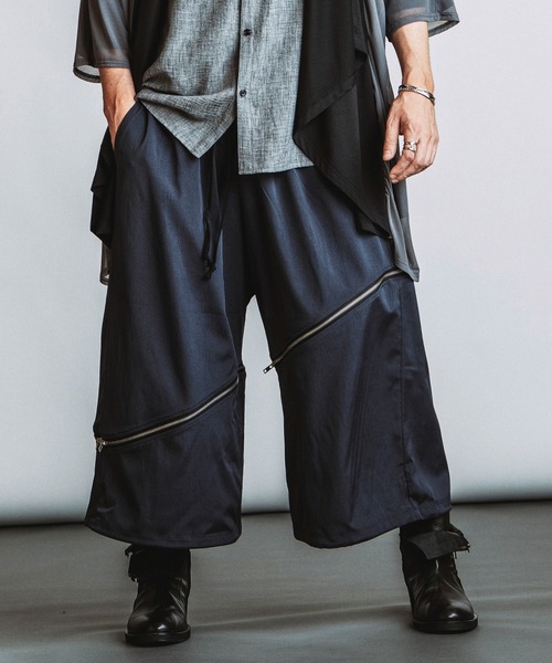 NO ID.(ノーアイディ)の「【NO ID.】2-WAY Cropped Wide Pants / 2ウェイ クロップド ワイド パンツ(その他パンツ・メンズ・グレー/ブラック/その他23・1/2)」の3枚目の写真