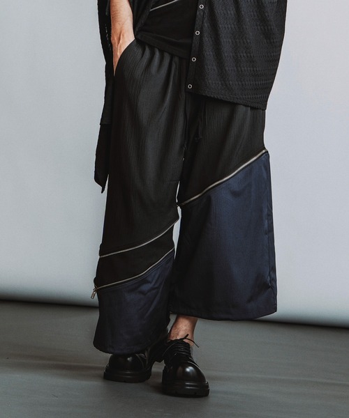 NO ID.(ノーアイディ)の「【NO ID.】2-WAY Cropped Wide Pants / 2ウェイ クロップド ワイド パンツ(その他パンツ・メンズ・グレー/ブラック/その他23・1/2)」の1枚目の写真