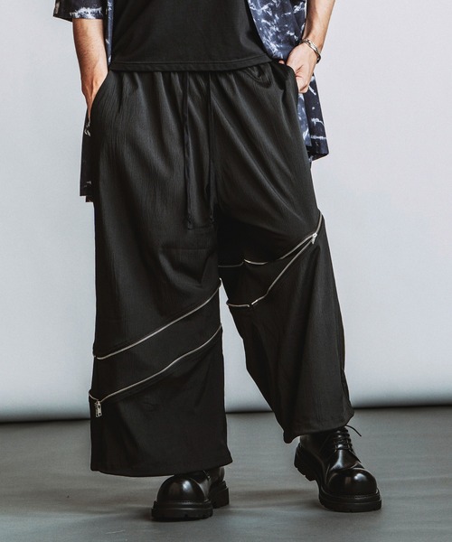 NO ID.(ノーアイディ)の「【NO ID.】2-WAY Cropped Wide Pants / 2ウェイ クロップド ワイド パンツ(その他パンツ・メンズ・グレー/ブラック/その他23・1/2)」の2枚目の写真