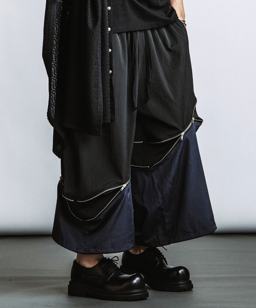 NO ID.(ノーアイディ)の「【NO ID.】2-WAY Cropped Wide Pants / 2ウェイ クロップド ワイド パンツ(その他パンツ・メンズ・グレー/ブラック/その他23・1/2)」の18枚目の写真