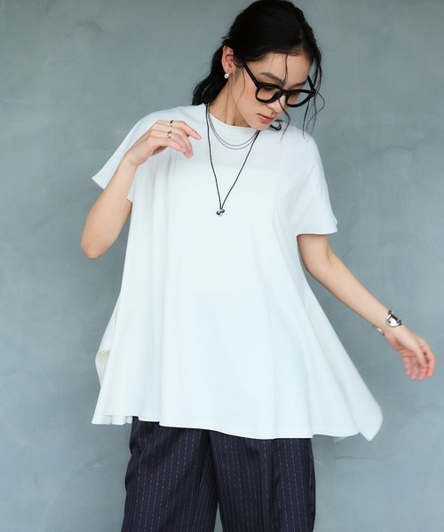 CROSS FUNCTION(クロスファンクション)の「《汗染み防止》エブ楽 天竺アシメトリーデザインTシャツ【CROSS FUNCTION/クロスファンクション】(Tシャツ/カットソー・レディース・チャコールグレー/オフホワイト・M/L/LL)」の1枚目の写真