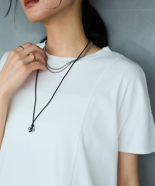 CROSS FUNCTION(クロスファンクション)の「《汗染み防止》エブ楽 天竺アシメトリーデザインTシャツ【CROSS FUNCTION/クロスファンクション】(Tシャツ/カットソー・レディース・チャコールグレー/オフホワイト・M/L/LL)」の7枚目の写真