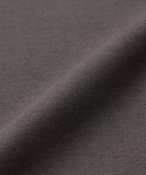 CROSS FUNCTION(クロスファンクション)の「《汗染み防止》エブ楽 天竺アシメトリーデザインTシャツ【CROSS FUNCTION/クロスファンクション】(Tシャツ/カットソー・レディース・チャコールグレー/オフホワイト・M/L/LL)」の4枚目の写真