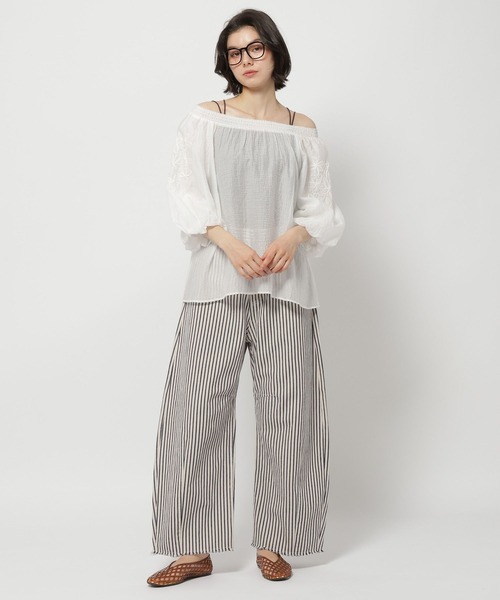 niko and...（ニコアンド）の「袖刺繍シアーブラウス（シャツ/ブラウス・レディース・サックスブルー/ブラック/オフホワイト・LARGE/MEDIUM）」の4枚目の写真